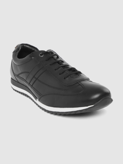 

Blackberrys Men Black Leather Sneakers