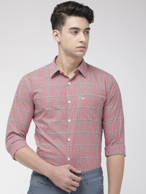 

Park Avenue Men Red & White Slim Fit Checked Casual Shirt