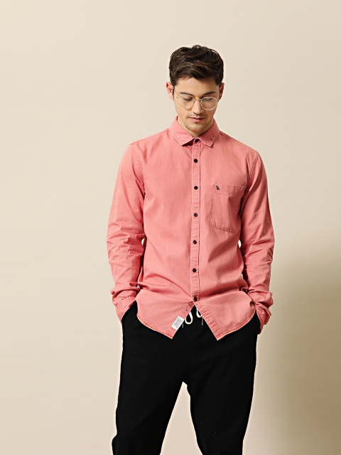 

Mr Bowerbird Men Pink Tailored Fit Solid Casual Shirt