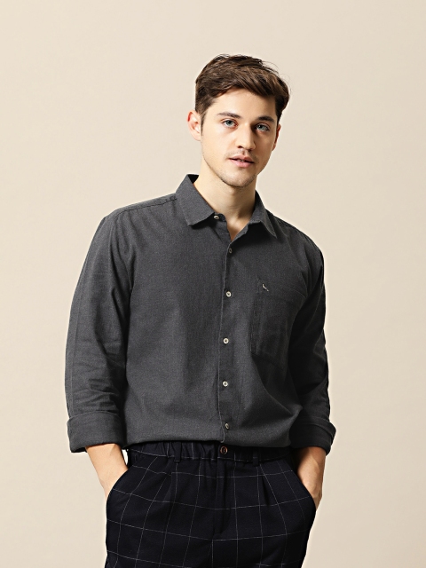 

Mr Bowerbird Men Charcoal Grey Liberal Fit Solid Casual Shirt