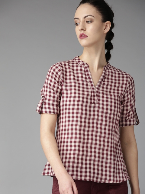 

The Roadster Lifestyle Co Women Peach-Coloured & Burgundy Checked Pure Cotton Top