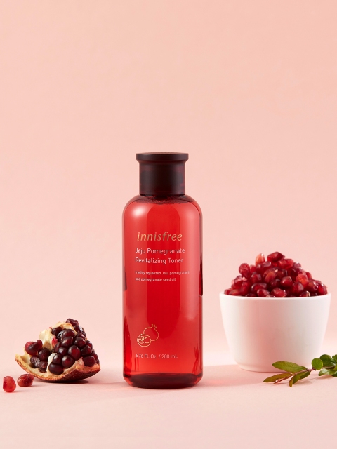 

Innisfree Jeju Pomegranate Revitalizing Toner 200 ml, Red