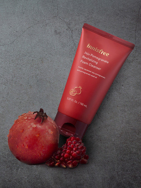 

Innisfree Unisex Jeju Pomegranate Revitalizing Foam Cleanser with Sunflower Seed Oil 150ml, Maroon