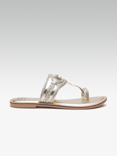 

Carlton London Women Muted Gold-Toned Woven Design Leather One Toe Flats