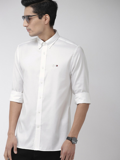

Tommy Hilfiger Men White Regular Fit AMG Petronas THFLEX Solid Casual Shirt