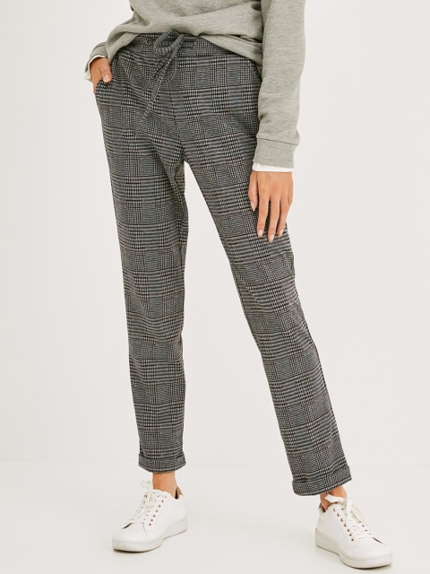 

promod Women Grey & Black Slim Fit Checked Regular Trousers