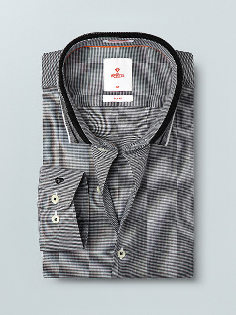 

INVICTUS White & Black Slim Fit Semi-Casual Shirt