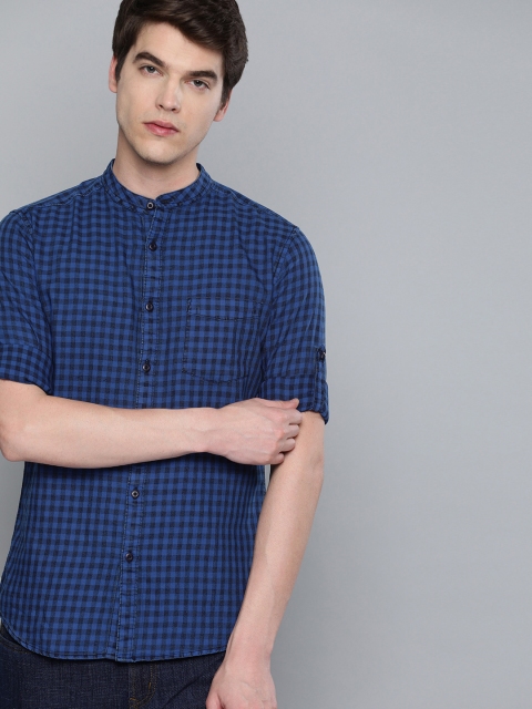 

HERE&NOW Men Blue & Black Regular Fit Checked Casual Shirt