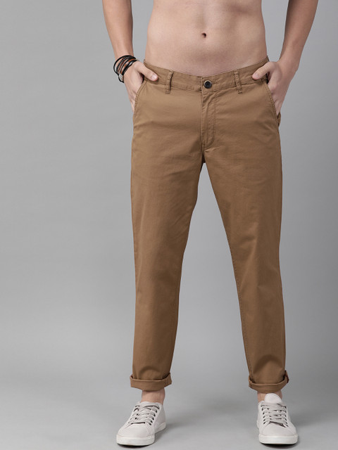 

The Roadster Lifestyle Co Men Khaki Tapered Fit Solid Regular Trousers