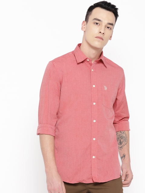 

U.S. Polo Assn. Men Red Tailored Fit Solid Casual Shirt