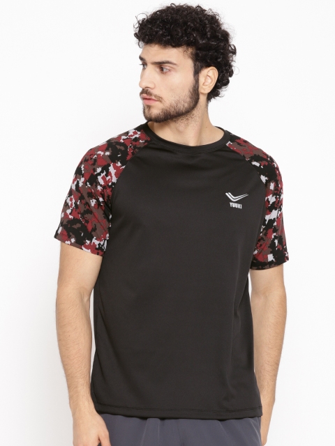 

Yuuki Men Black Solid Slim Fit Round Neck T-shirt
