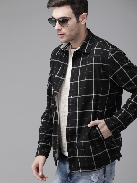 

Roadster Men Black & White Checked Tailored Flannel Shacket