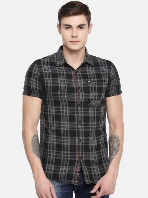 

SPYKAR Men Black & Grey Checked Slim Fit Casual Shirt