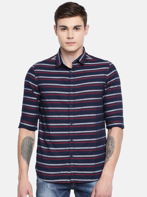 

SPYKAR Men Navy Blue & Red Slim Fit Striped Casual Shirt