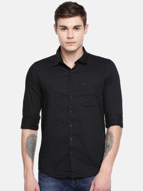

SPYKAR Men Black & White Slim Fit Printed Casual Shirt