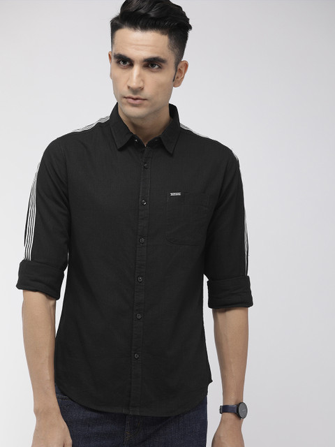 

The Indian Garage Co Men Black Slim Fit Solid Casual Shirt