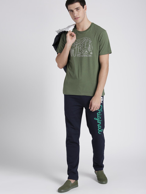

GAP Men's Graphic T-Shirt, Olive