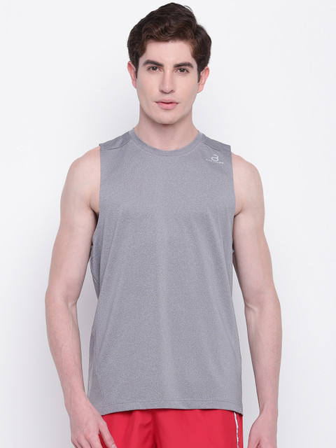 

BUILT NATURAL Men Grey Slim Fit Solid Training T-shirt