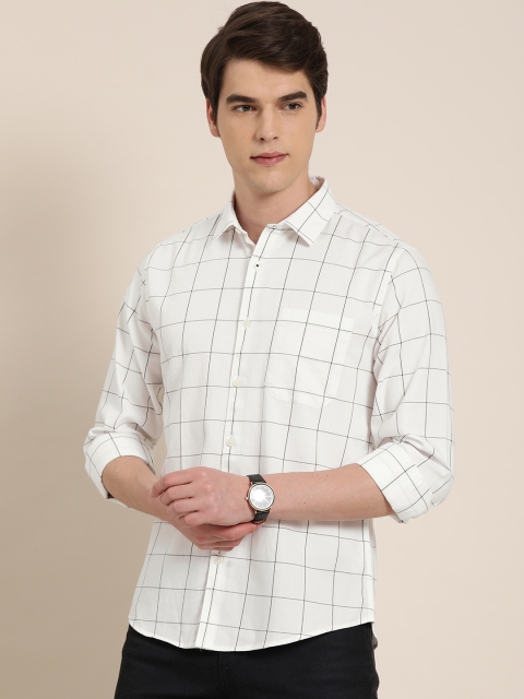 

INVICTUS Men White & Black Slim Fit Checked Casual Shirt
