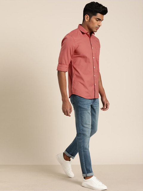 

INVICTUS Sport Men Coral Red Slim Fit Solid Casual Shirt