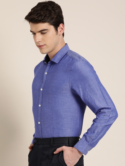 

INVICTUS Men Blue Cotton Linen Slim Fit Solid Smart Casual Shirt