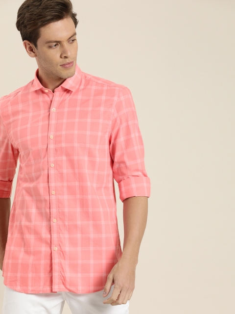 

INVICTUS Men Coral Pink & White Slim Fit Checked Casual Shirt