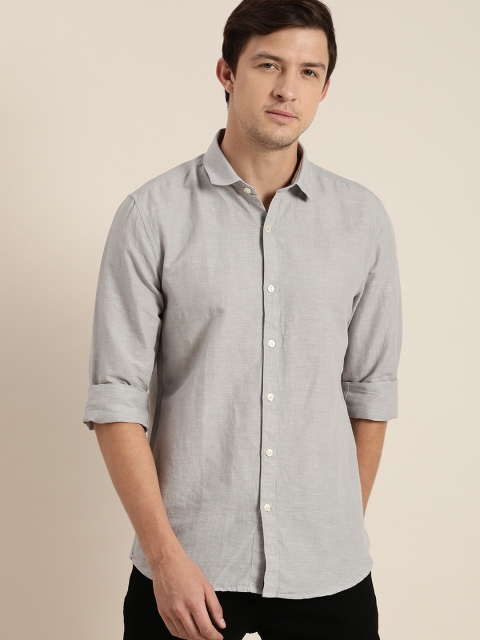 

INVICTUS Men Grey Slim Fit Solid Casual Shirt