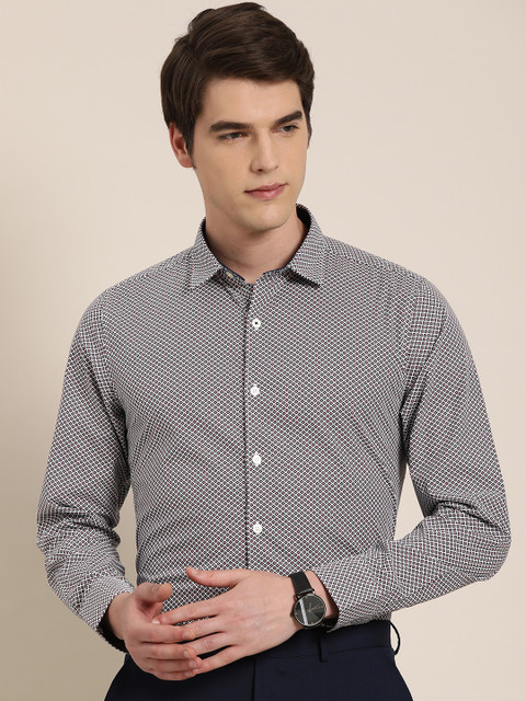 

INVICTUS Men Navy Blue & White Slim Fit Printed Formal Shirt