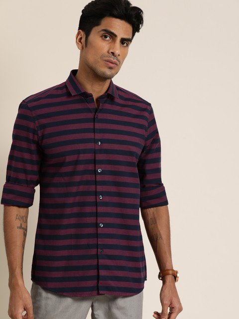 

INVICTUS Men Burgundy & Navy Blue Slim Fit Striped Casual Shirt