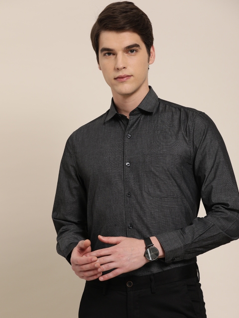 

INVICTUS Men Charcoal Grey Slim Fit Solid Formal Shirt