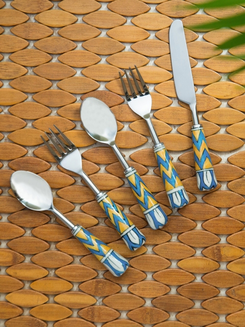 

The Mughal Paich Daar' Hand-Painted Table Cutlery Set In Stainless Steel & Ceramic (Set of 5), Silver