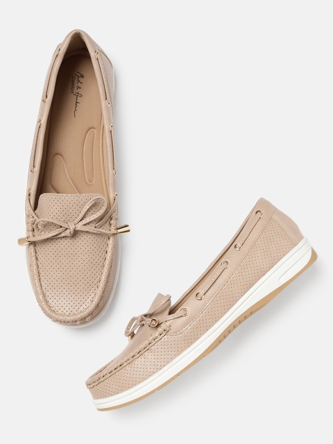 

Mast & Harbour Women Beige Boat Shoes