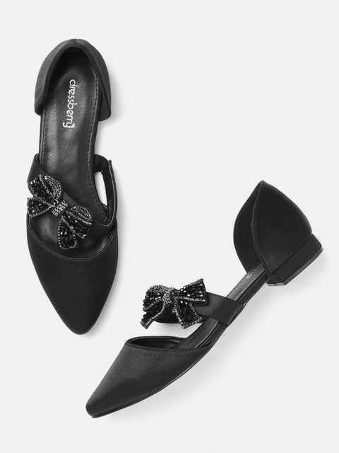 

DressBerry Women Black Embellished Flats