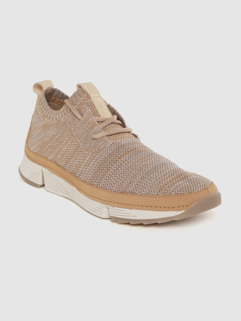 

Clarks Men Tan Brown & Beige Woven Design Sneakers