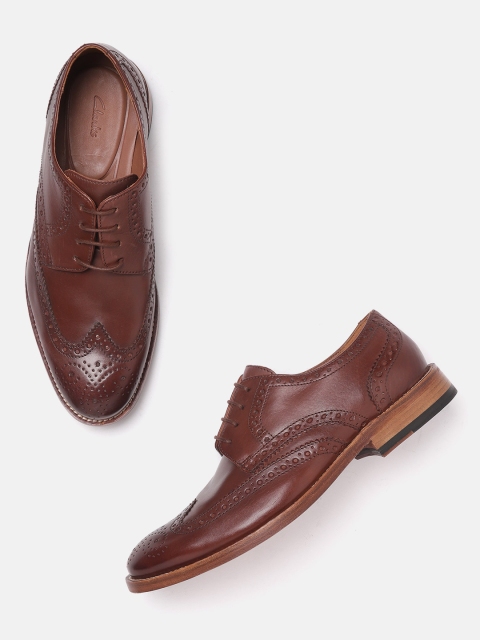 

Clarks Men Coffee Brown Textured Leather Formal Brouges
