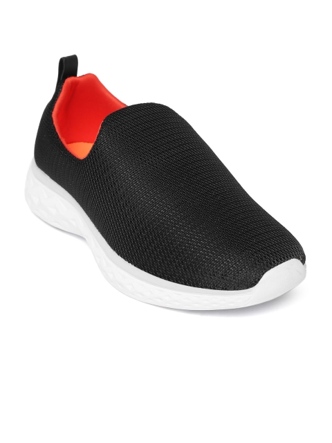 

Yuuki Men Black Walking Shoes