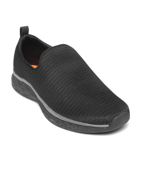 

Yuuki Men Black Solid Walking Shoes
