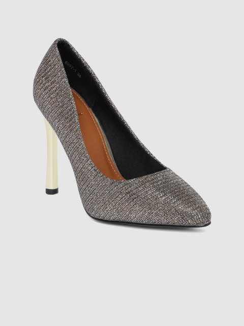 

Tresmode Women Gold-Toned Embellished Pumps