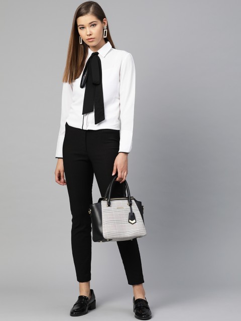 

RUNWAYIN Women White Classic Regular Fit Solid Formal Shirt with Neck Tie