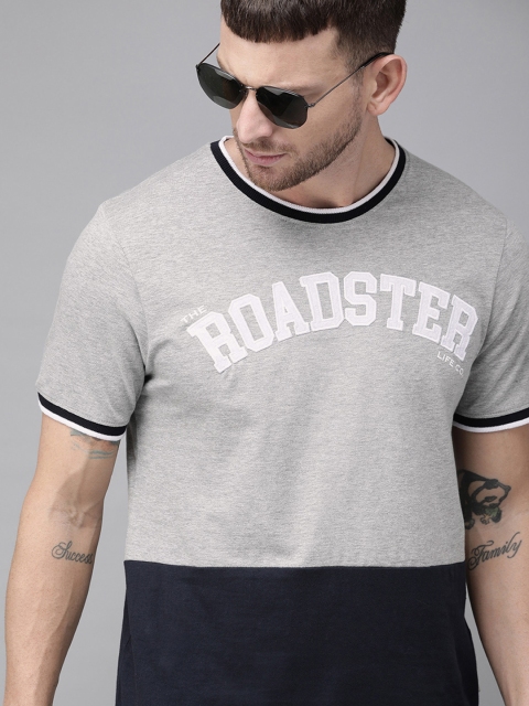 

Roadster Men Grey & Navy Blue Colourblocked Round Neck T-shirt