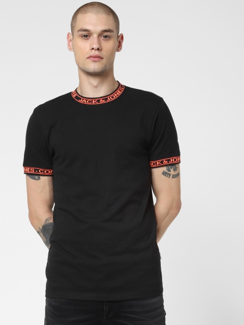 

Jack & Jones Men Black Solid Slim Fit Round Neck T-shirt