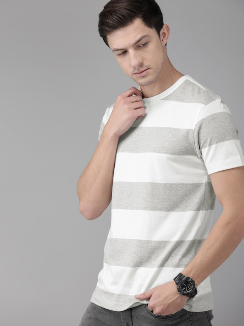 

Roadster Men White & Grey Striped Round Neck T-shirt