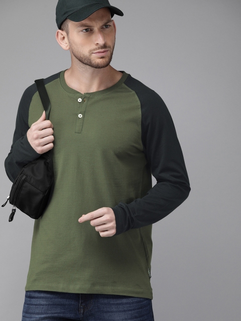 

Roadster Men Olive Green Solid Henley Neck T-shirt