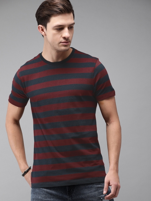 

Roadster Men Red & Navyblue Striped Round Neck T-shirt