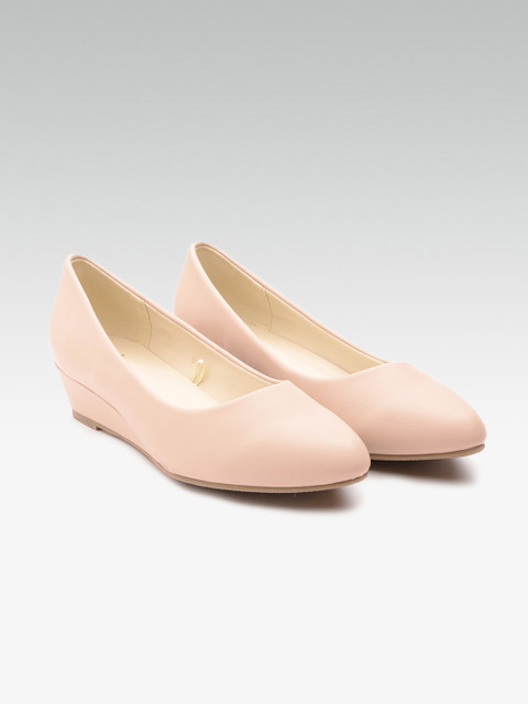 

Carlton London Women Peach-Coloured Solid Pumps