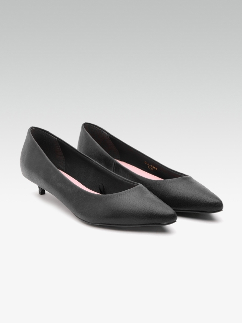

Carlton London Women Black Shimmer Pumps