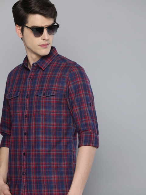

HERE&NOW Men Navy Blue & Red Slim Fit Checked Casual Shirt