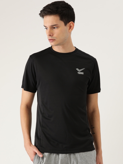 

Yuuki Men Black Solid Round Neck Sports T-shirt