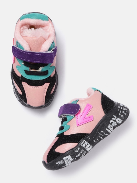 

Hoppipola Girls Pink & Black Colourblocked Sneakers