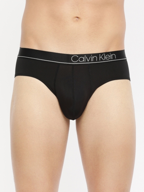 

Calvin Klein Underwear Men Black Solid Briefs NB1731001-001
